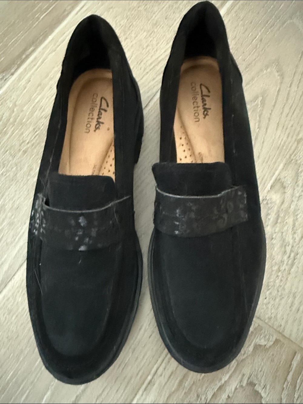 Clarks Collection Black Suede Slip-On women’s Loafers sz 9.5 like new